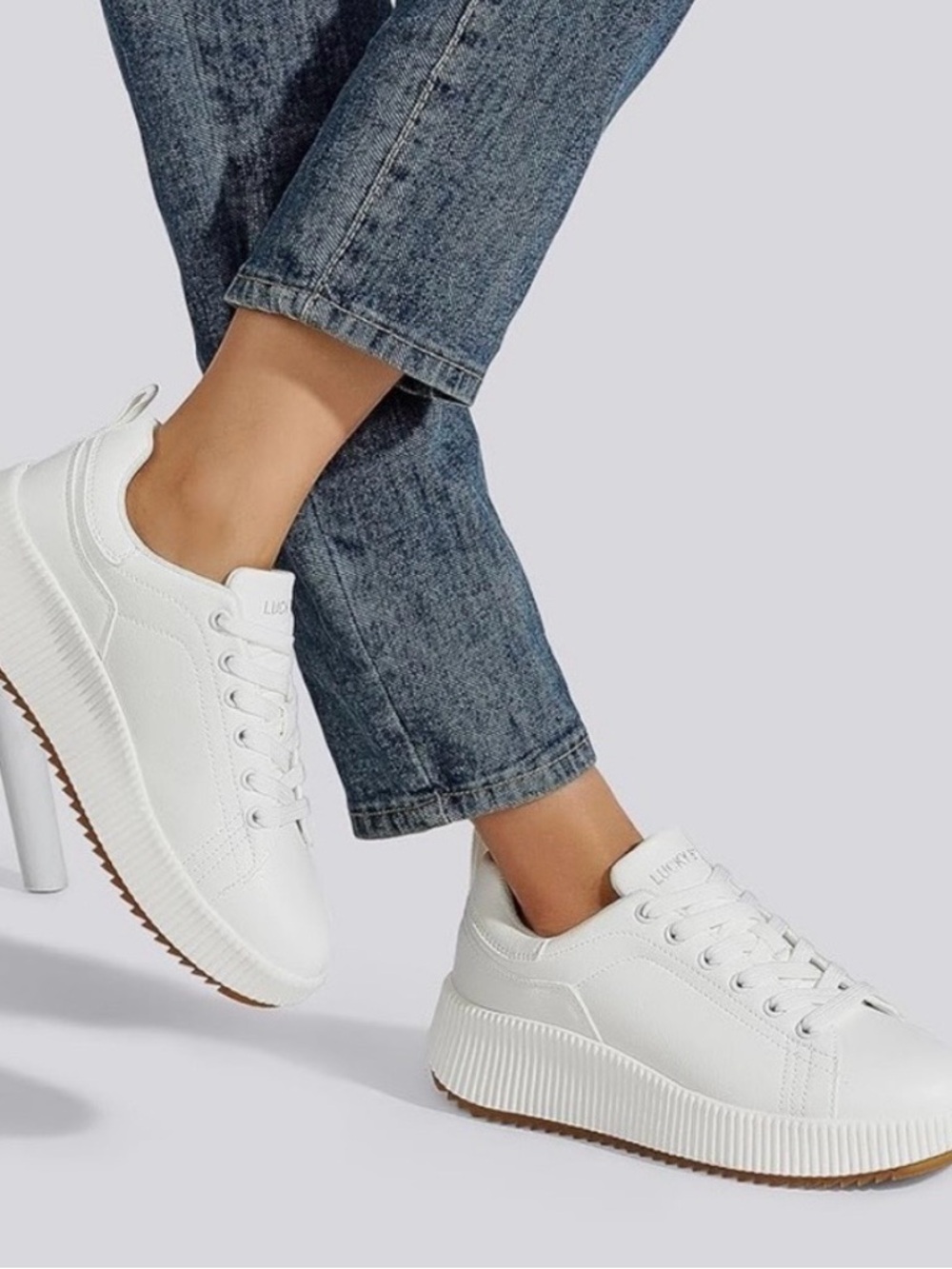 NWOT-Nicole Miller White Platform Sneaker. Size: 7.5